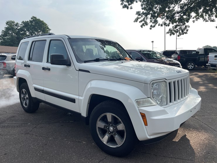 2008-jeep-liberty-sport-image-6