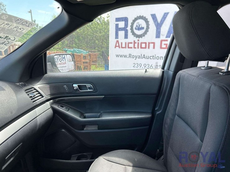 2019-ford-explorer-image-16
