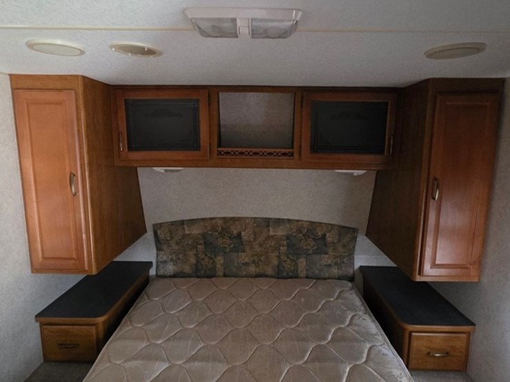 2003-fleetwood-2-axle-camper-(title)-image-30