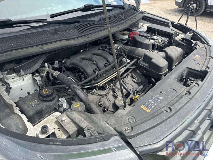 2016-ford-explorer-image-8
