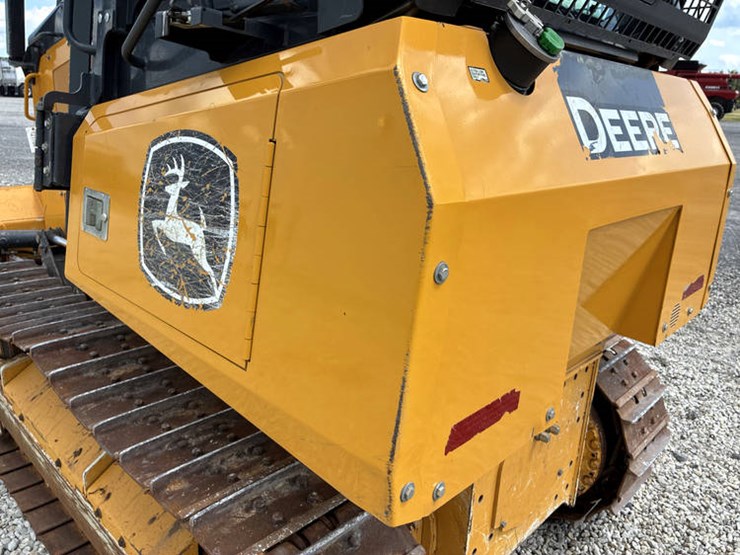 2022-john-deere-450-image-31
