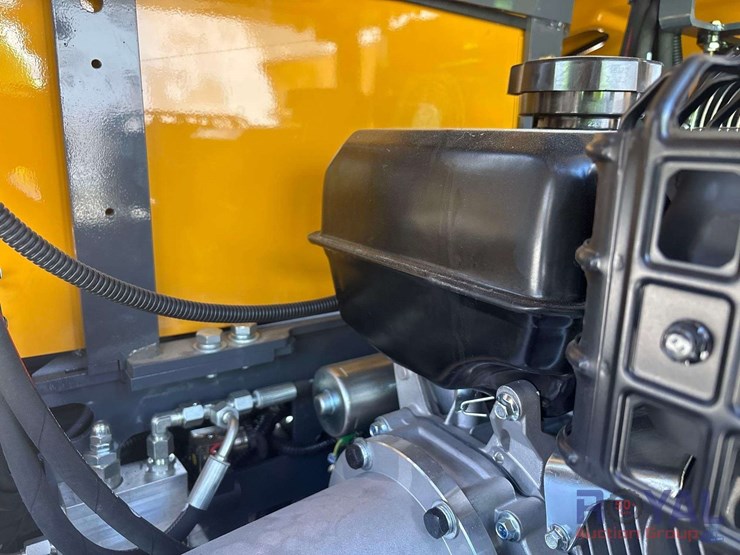unused-2025-cfg-qk18r-mini-excavator-image-13