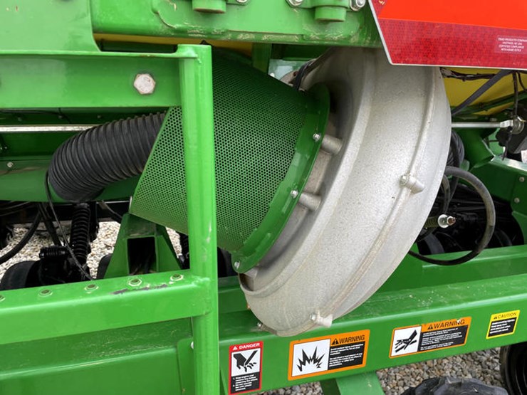 2017-john-deere-1990-image-67