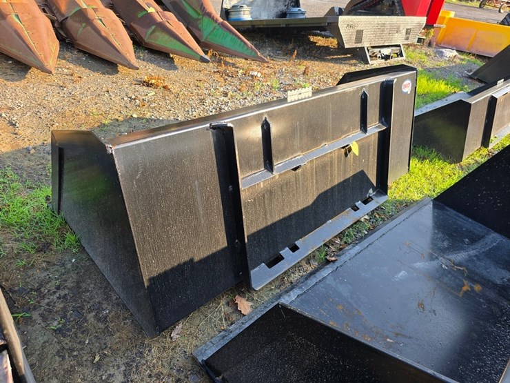 new-swict-78"-skidloader-material-bucket-image-2