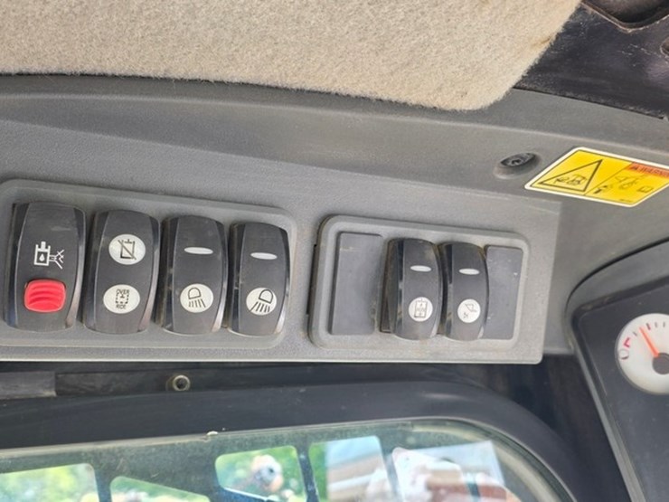 2012-caterpillar-272c-image-53