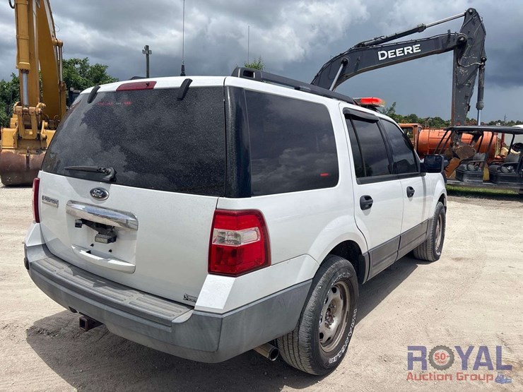2012-ford-expedition-image-3