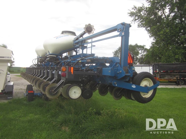 2010-kinze-3660-image-5