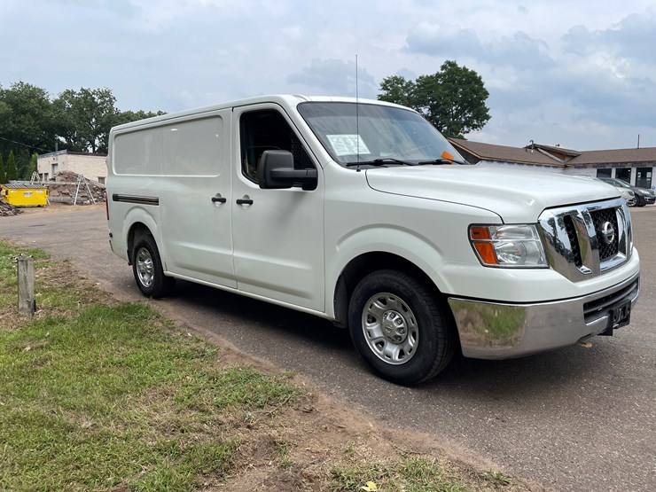2013-nissan-nv2500-image-7