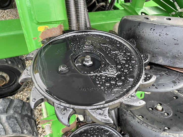 2017-john-deere-1990-image-44