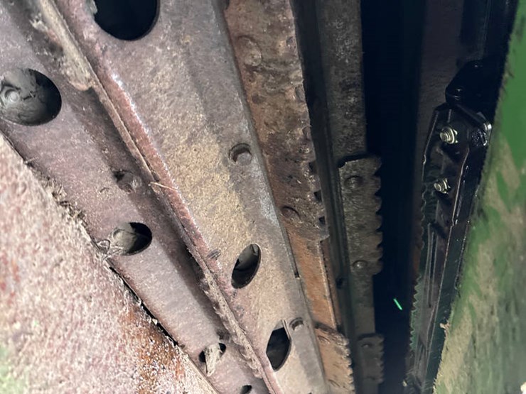 2017-john-deere-s680-image-23