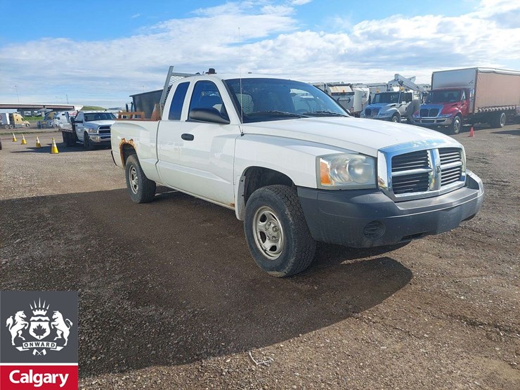 2006-dodge-dakota-image-2