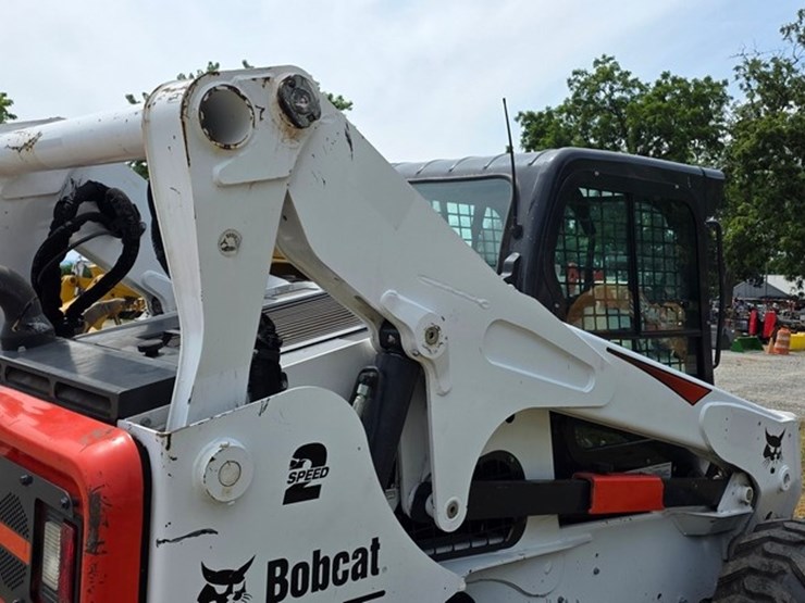 2020-bobcat-s850-image-18