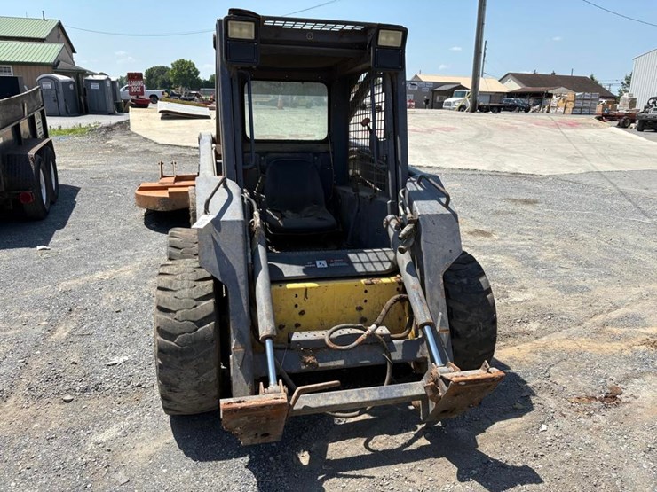 new-holland-ls170-image-3
