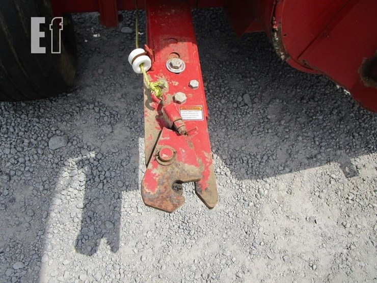 new-holland-790-image-15