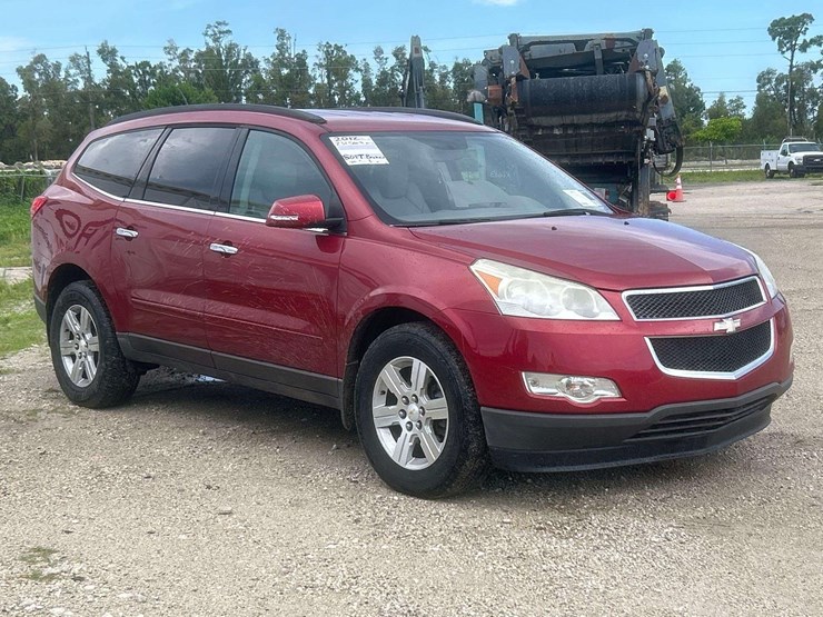 2012-chevrolet-traverse-ltz-image-2
