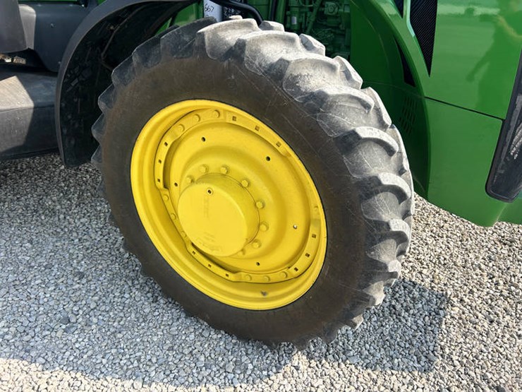 2012-john-deere-8285r-image-47