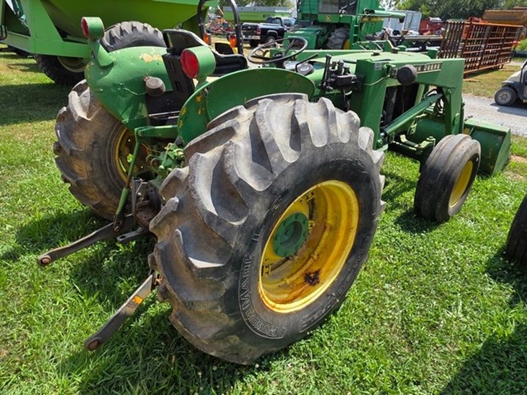 john-deere-300-image-4