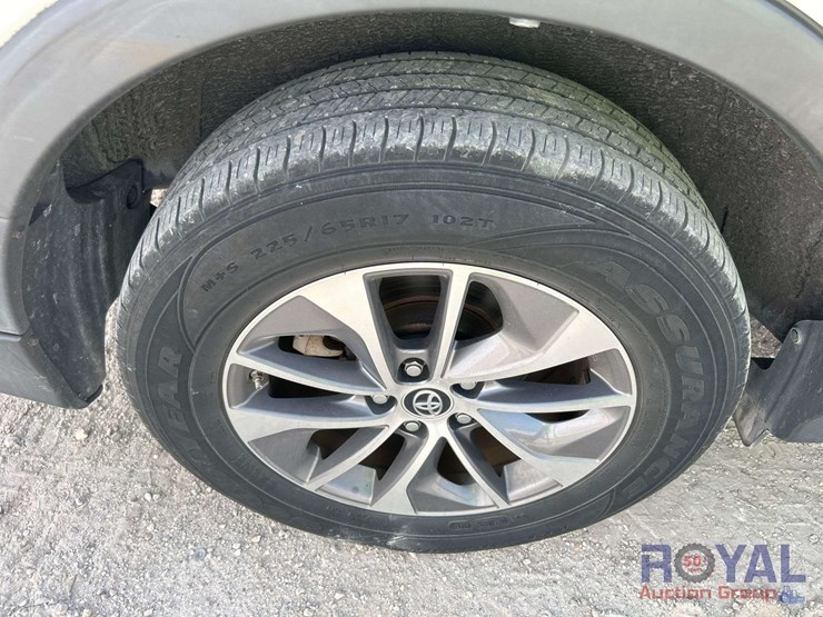 2018-toyota-rav4-image-32