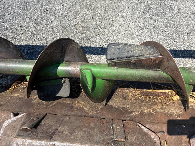 john-deere-444-image-12