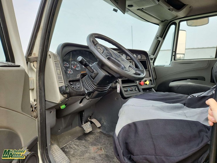 2017-international-prostar-image-8