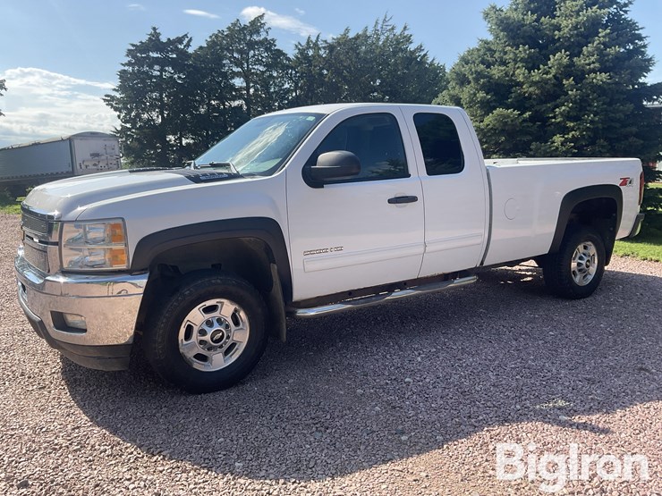 2012-chevrolet-silverado-2500-image-1