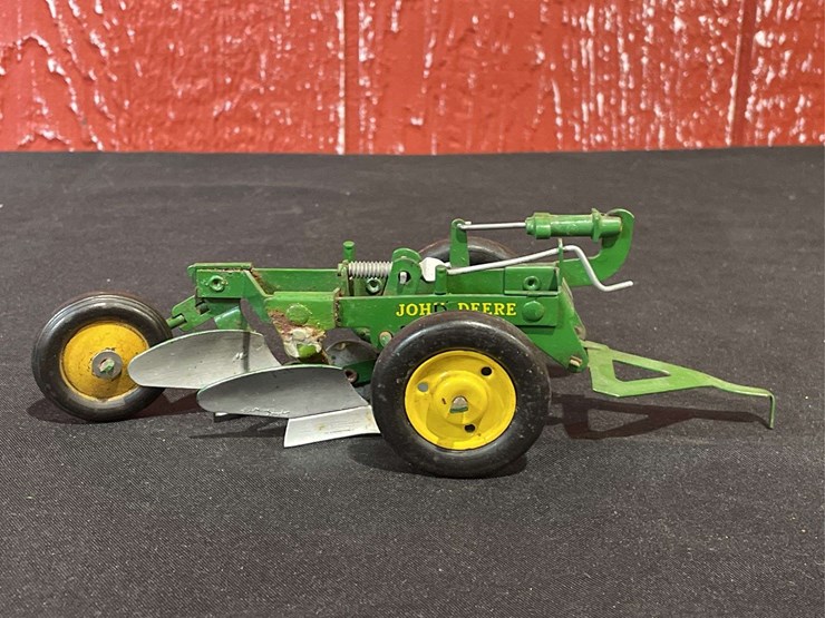 john-deere-16-image-12