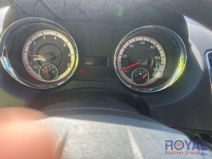 2013-dodge-grand-caravan-se-image-11