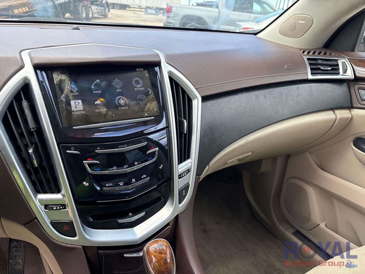 2013-cadillac-srx-image-14