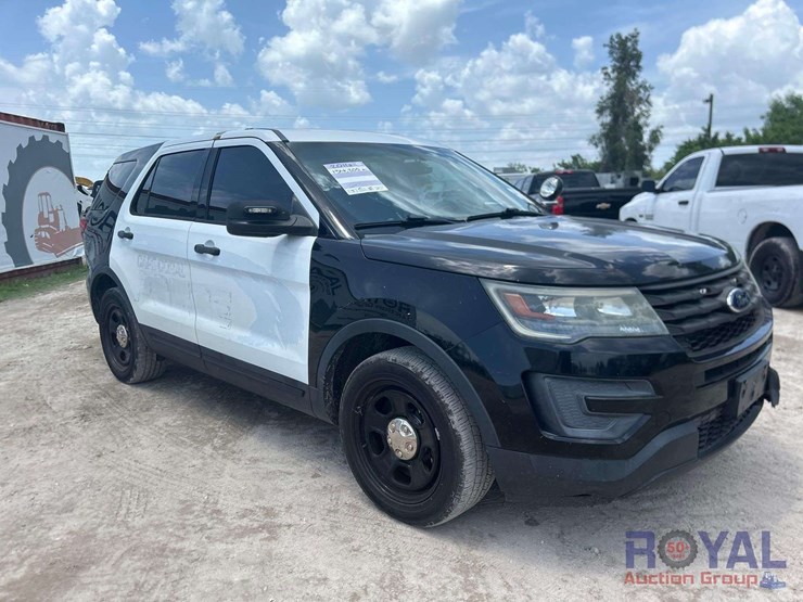 2016-ford-explorer-image-2