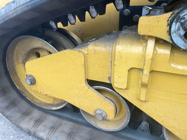 2019-caterpillar-259d3-image-29