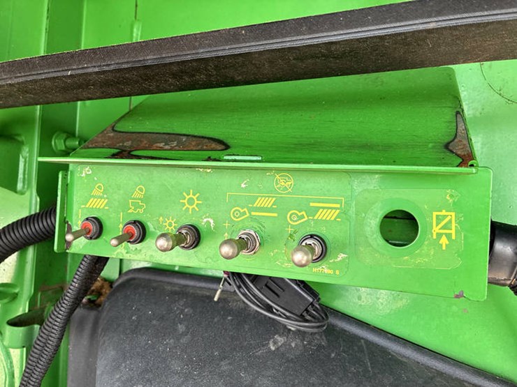 2014-john-deere-s690-image-57