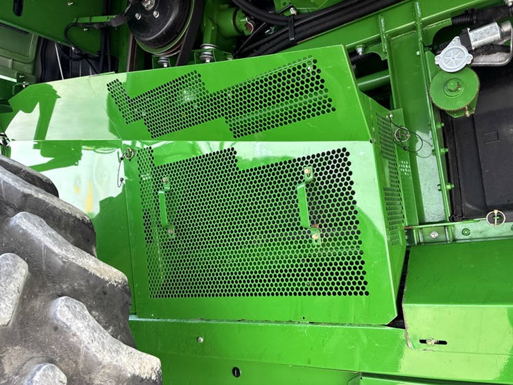 2013-john-deere-s670-image-51
