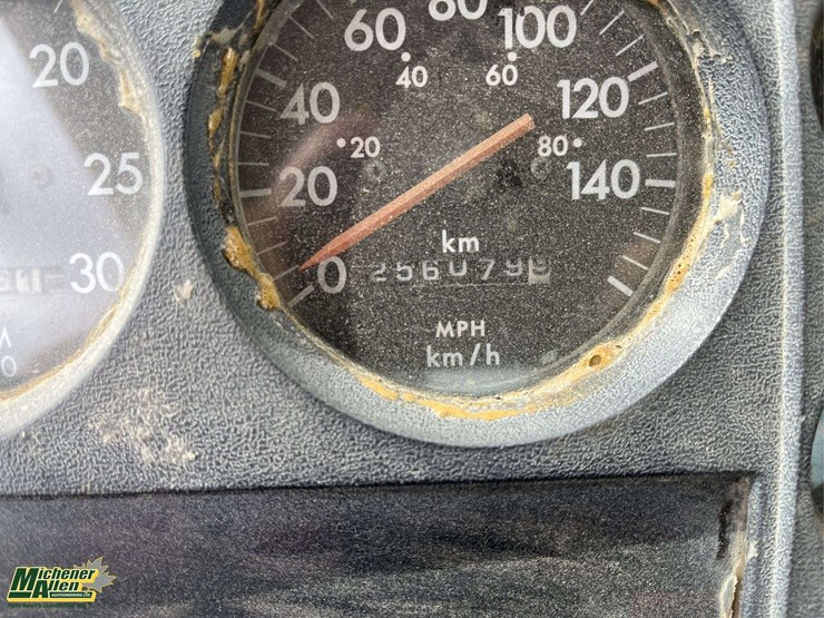 1999-freightliner-fl80-image-6