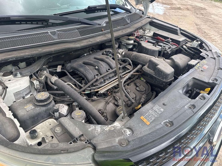 2015-ford-explorer-image-8