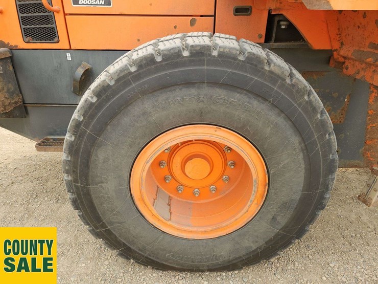 2015-doosan-dl250-3-image-21