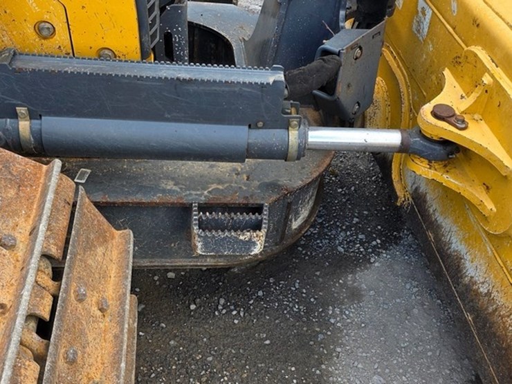2014-deere-700k-lgp-image-44