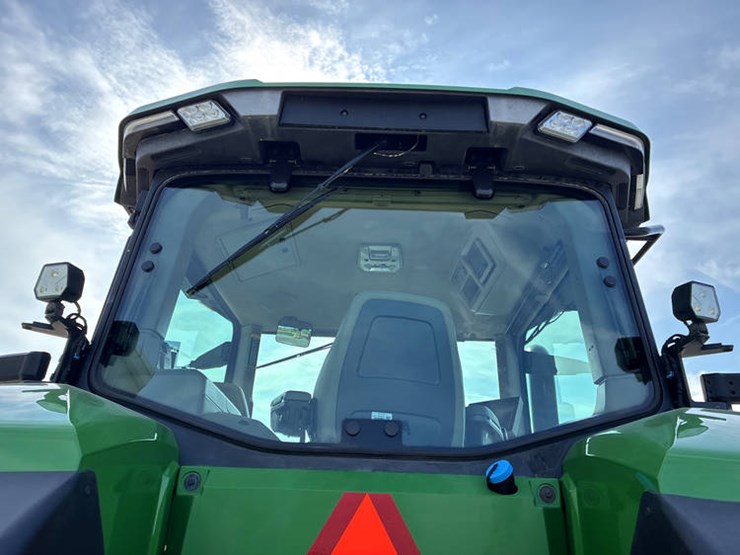 2022-john-deere-8r-310-image-28