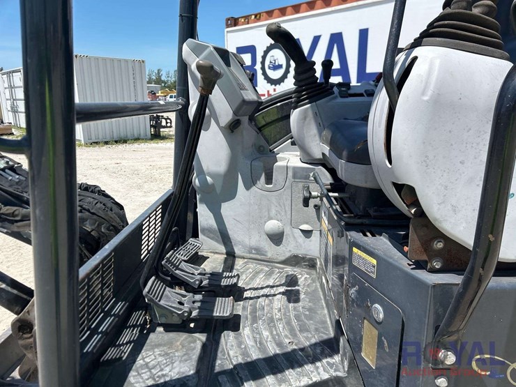2017-deere-30g-image-23
