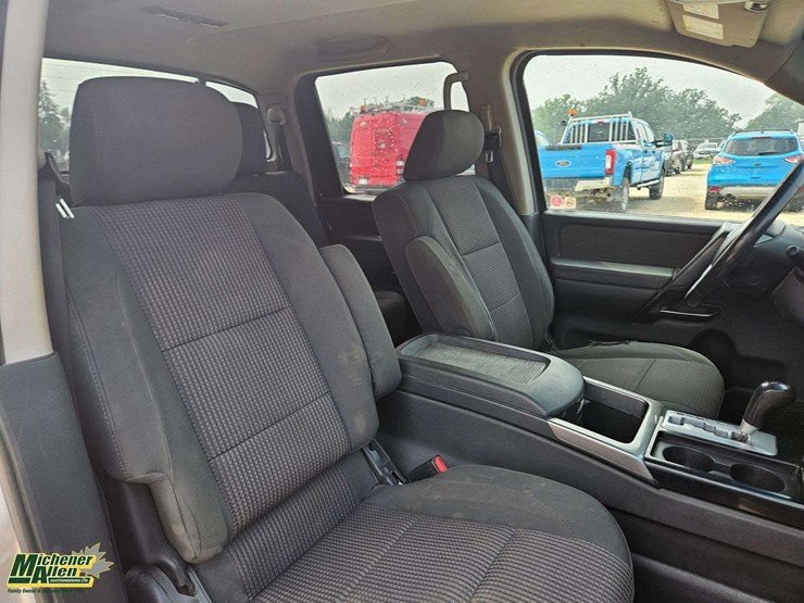 2014-nissan-titan-image-31