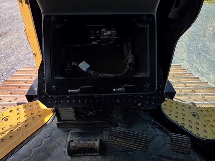 2021-caterpillar-d5-lgp-image-82