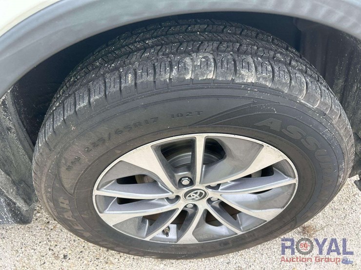 2018-toyota-rav4-image-30