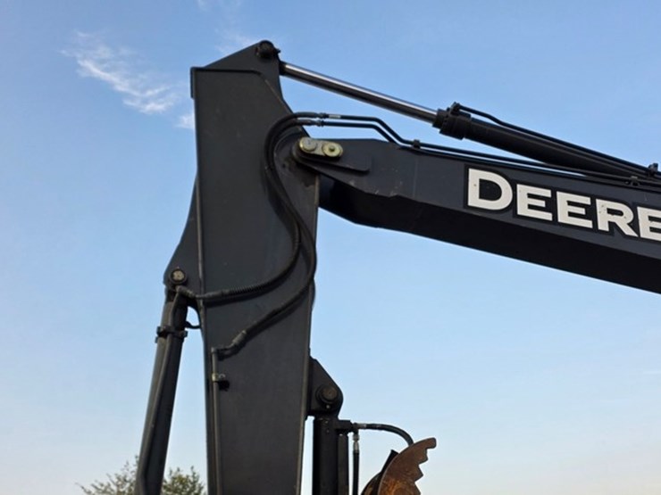 2013-deere-160g-lc-image-10