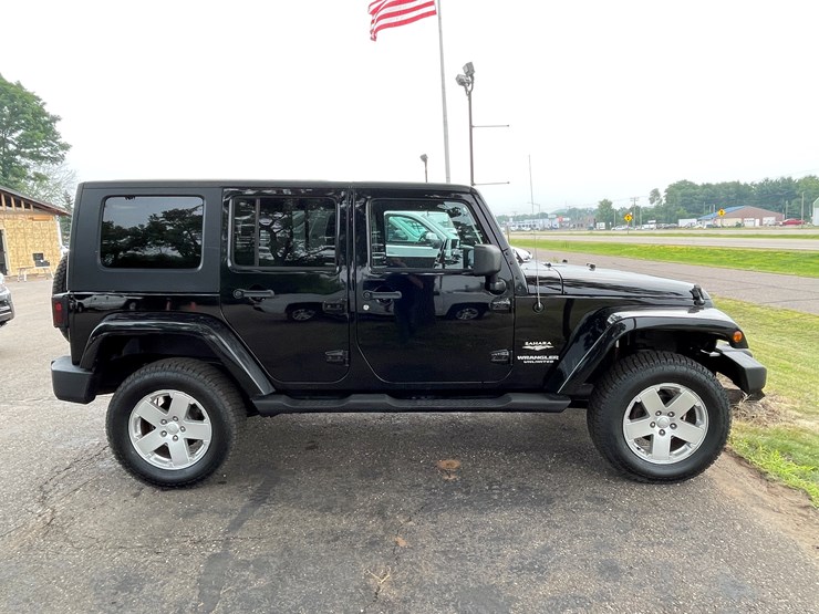2007-jeep-wrangler-unlimited-sahara-image-4
