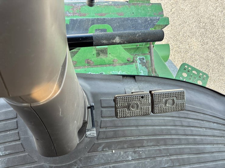 2014-john-deere-s690-image-101
