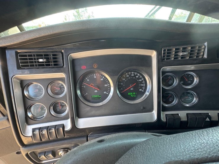 2007-kenworth-t800-image-27