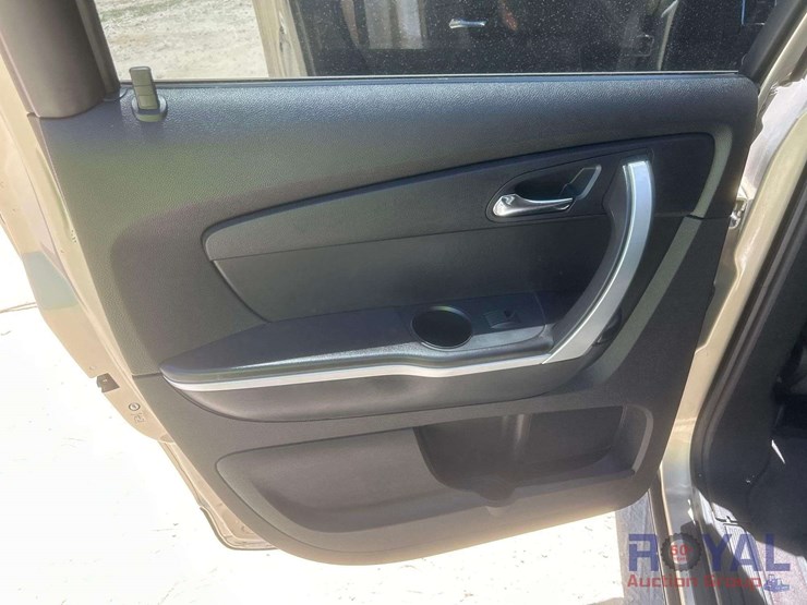 2010-gmc-acadia-image-18