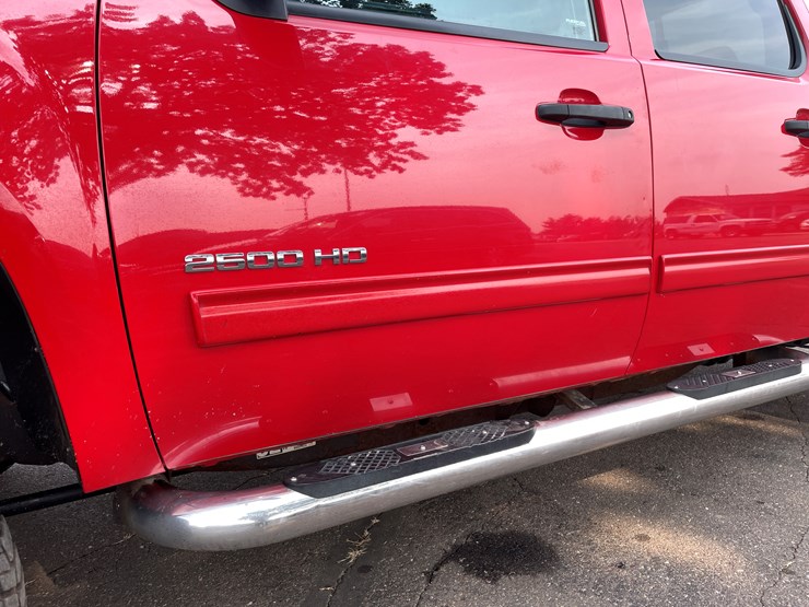 2012-gmc-2500-image-16