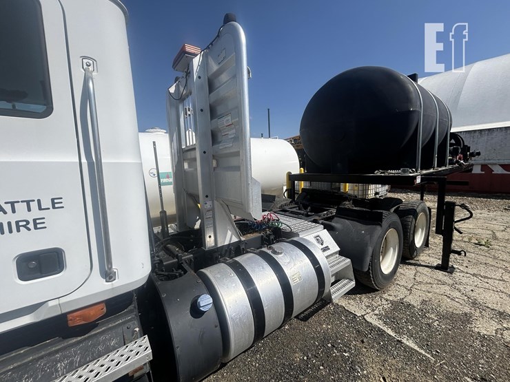 2011-mack-pinnacle-cxu613-image-19