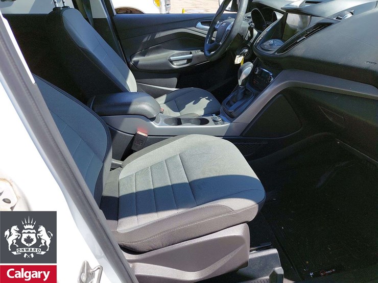 2016-ford-escape-se-image-14