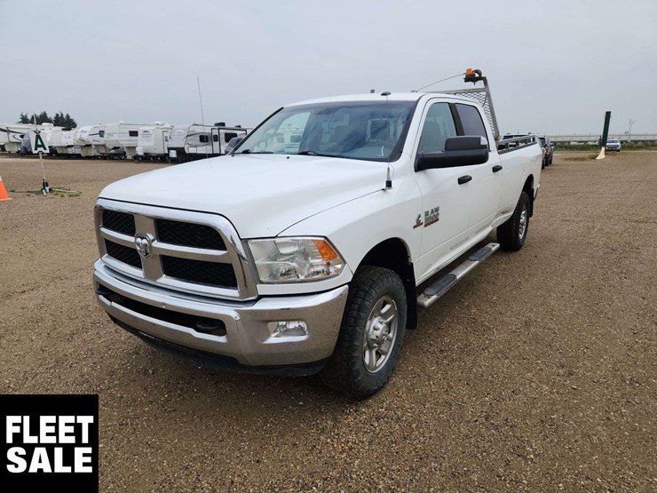 2015-ram-3500-slt-image-1